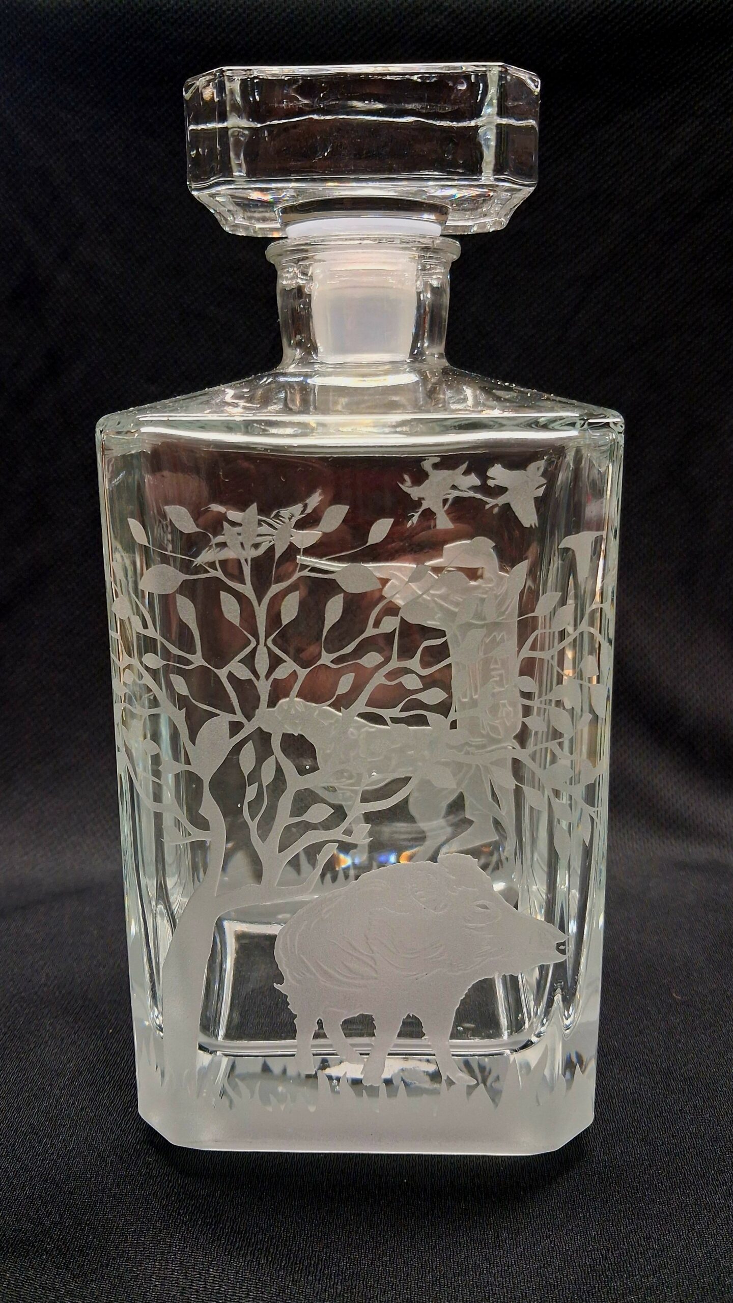 Karafin graveeritud metssea motiiviga - Image 2