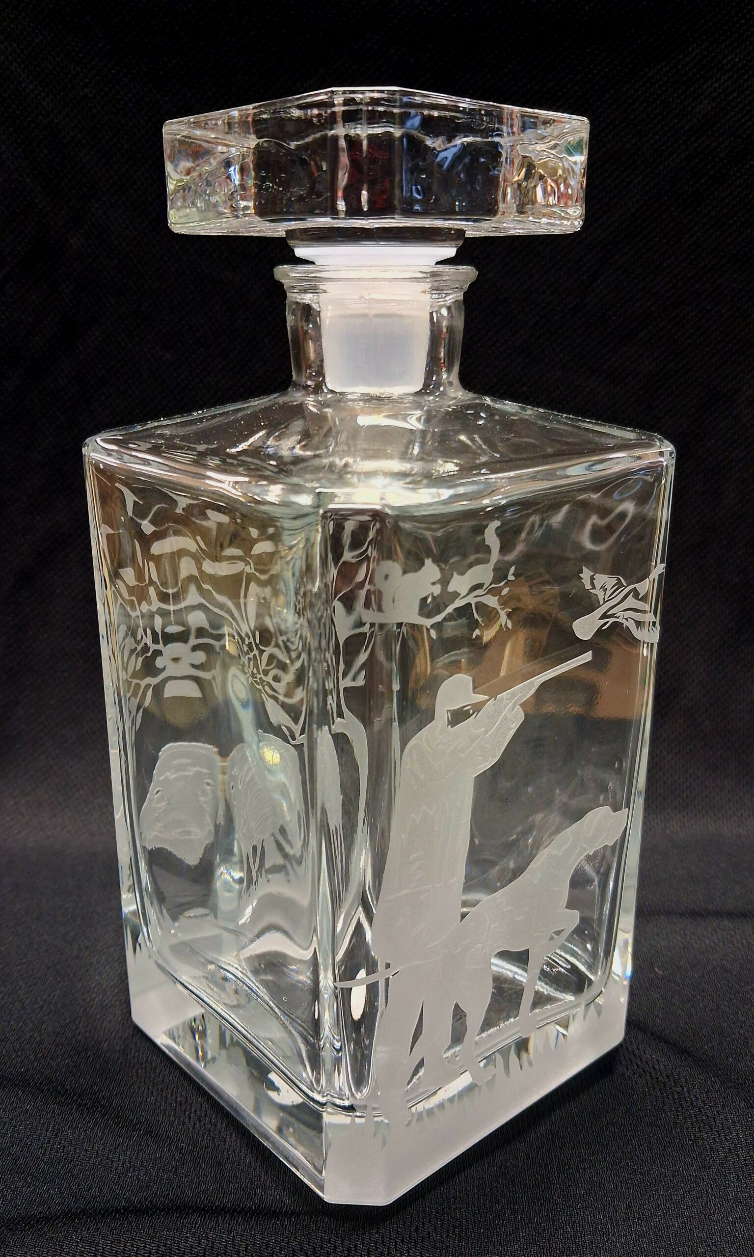 Karafin graveeritud metssea motiiviga - Image 3